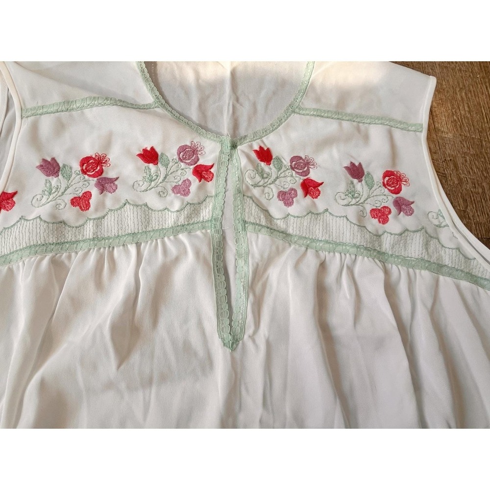 Vintage White nightgown and‎ robe set size M (35-37), JCPenney - Picture 6 of 11